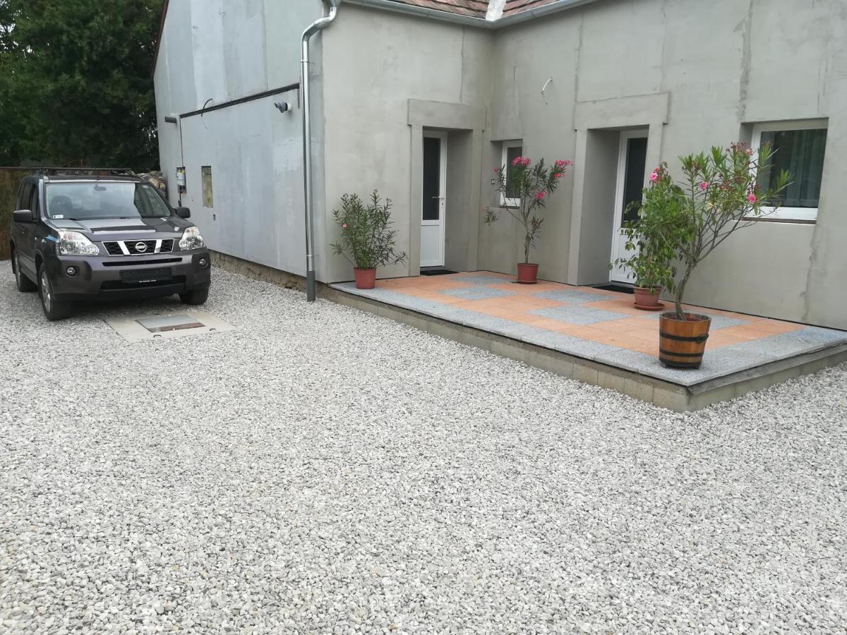Suemegi Levendula Apartmanok Zewnętrze zdjęcie